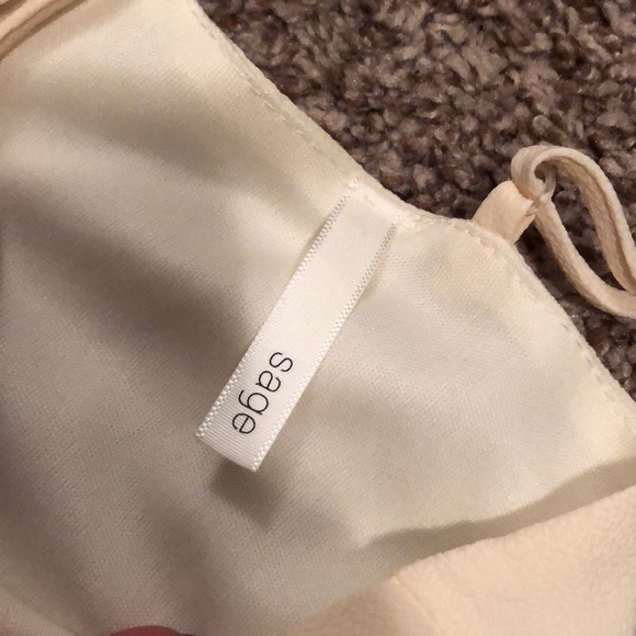 Cream Romper with Lace - Picture 4 of 6